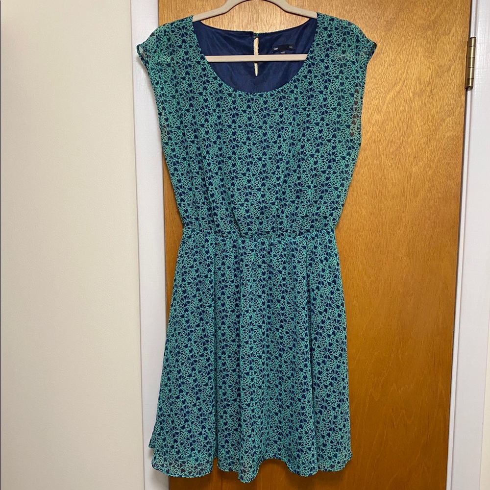 Gap Sleeveless Heart Print Sundress w keyhole neck